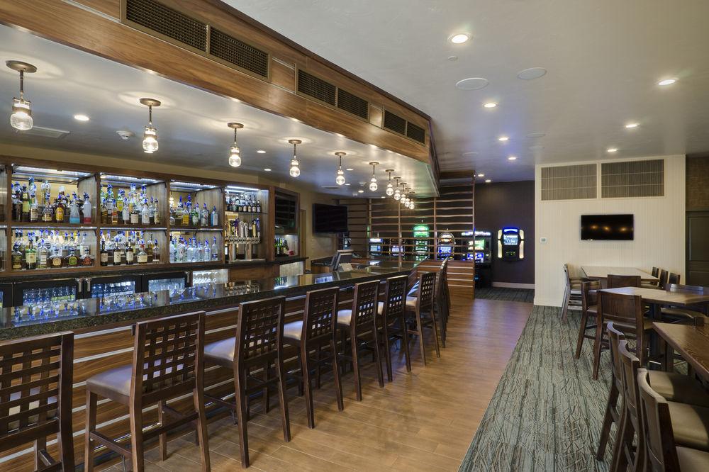 Delta Hotels By Marriott Helena Colonial Екстериор снимка