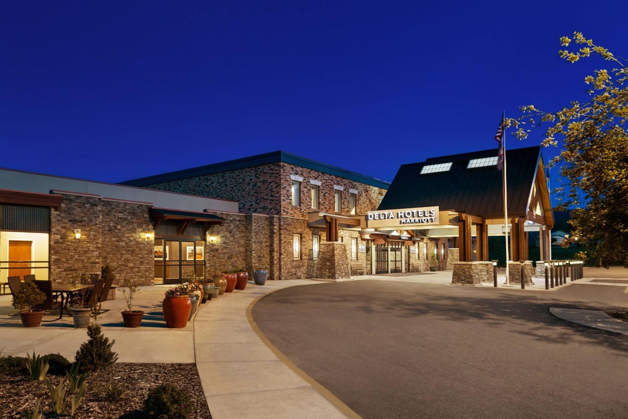 Delta Hotels By Marriott Helena Colonial Екстериор снимка