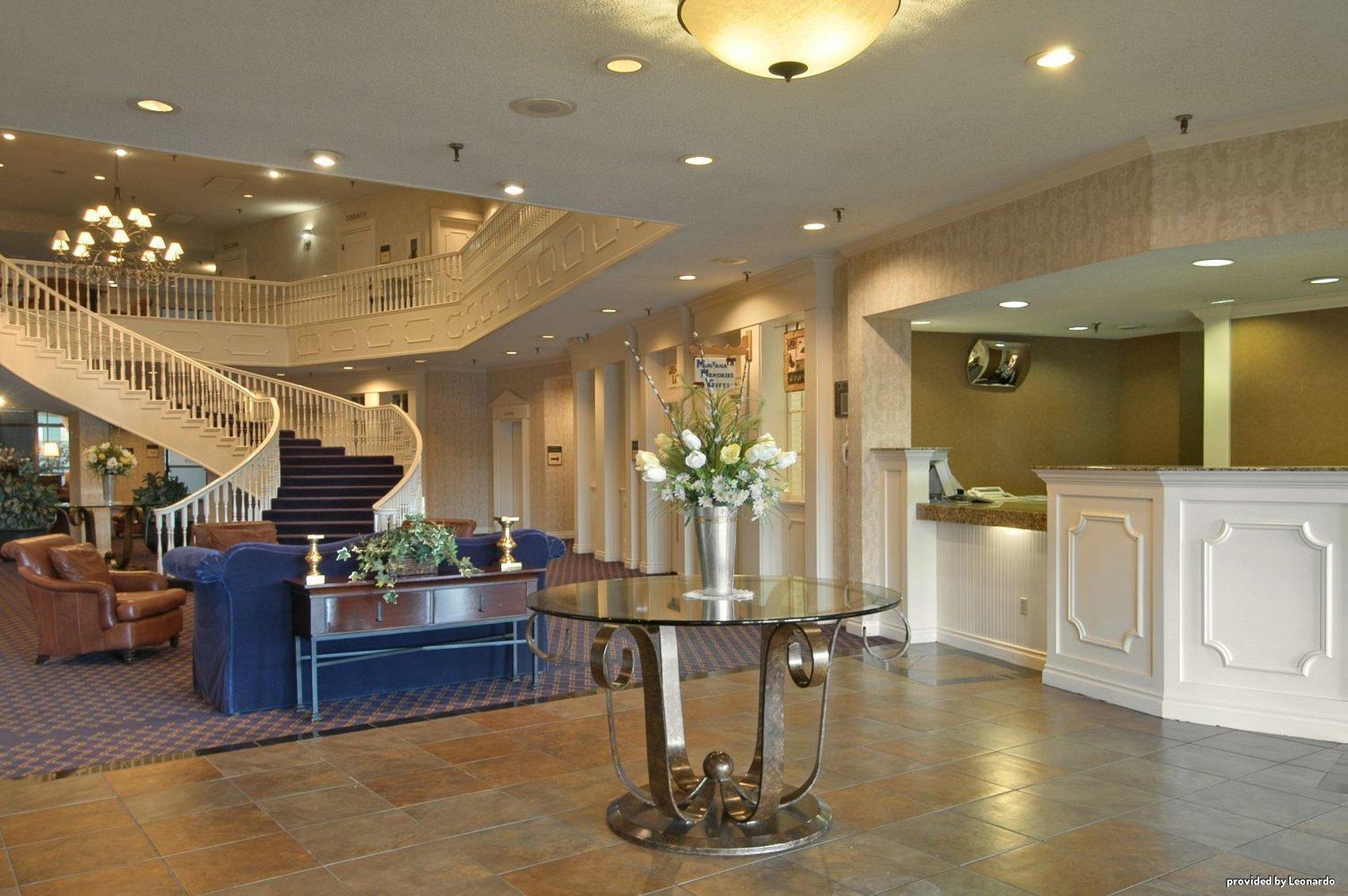 Delta Hotels By Marriott Helena Colonial Интериор снимка